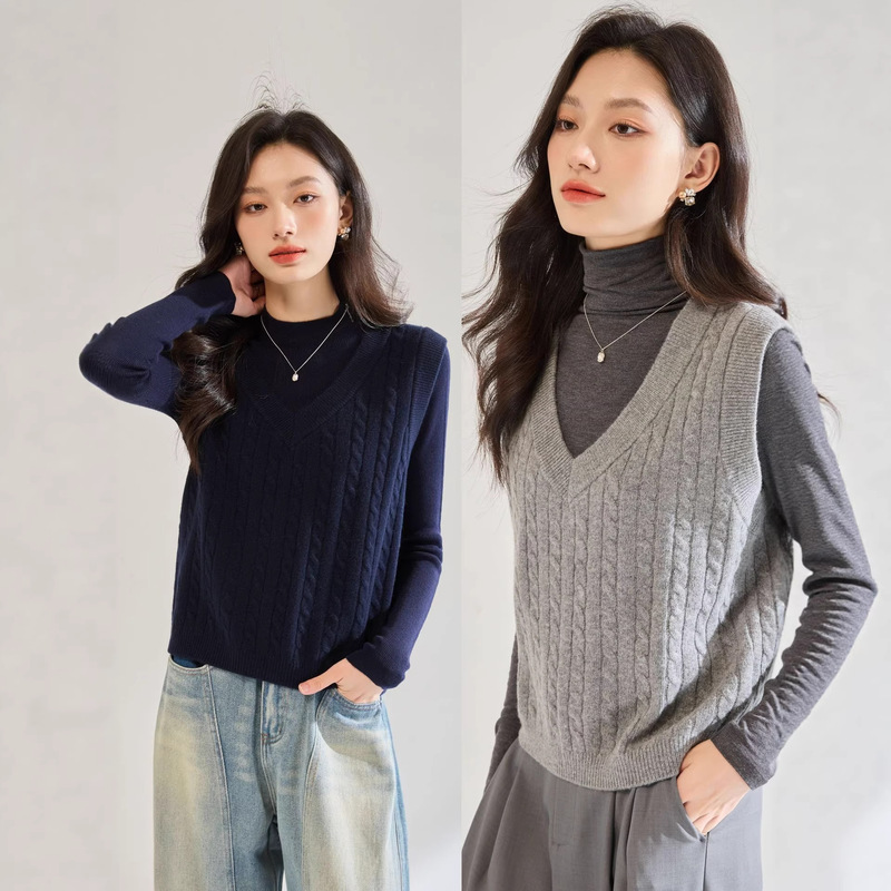 【Shenghong】Can Be Shipped as a Single Item. Retro V-Neck Fluffy and Comfortable Wool Cable-Knit Loose Vest Short Top for Women