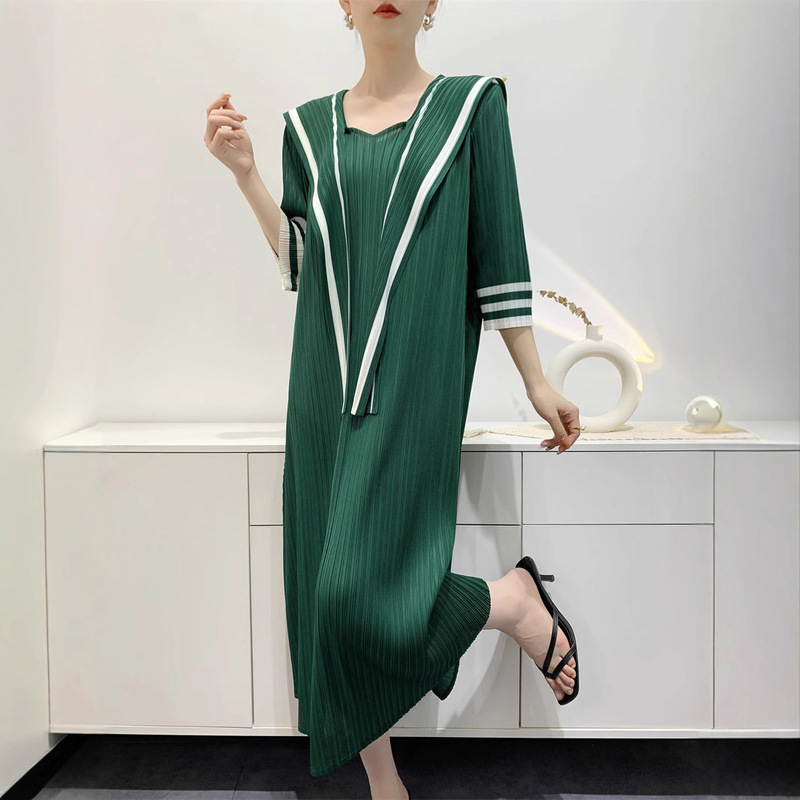 Spring and Summer 2025 New Navy Collar Printed Pleated dress Women's Mid-length Striped Elegant Slim-fit Loose V-neck