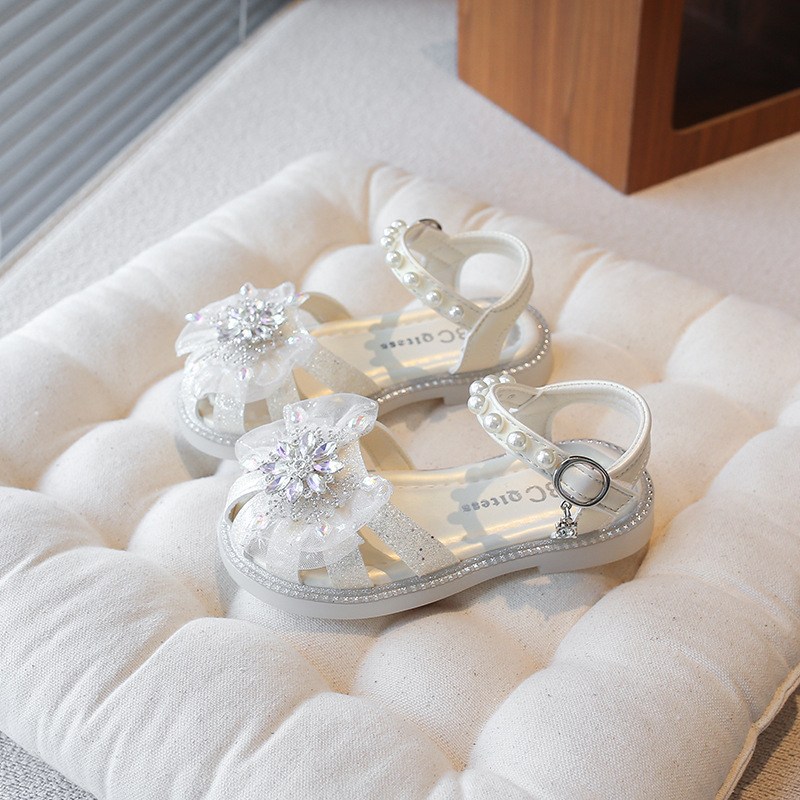 Niñas sandalias Baotou 2026 verano nuevo niño diamante arco princesa zapatos huecos moda versátil zapatos individuales image 7