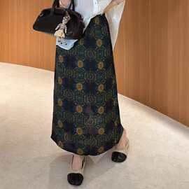 26夏季油画感浓郁撞色提花半身裙宽松遮肉松紧腰直筒裙146