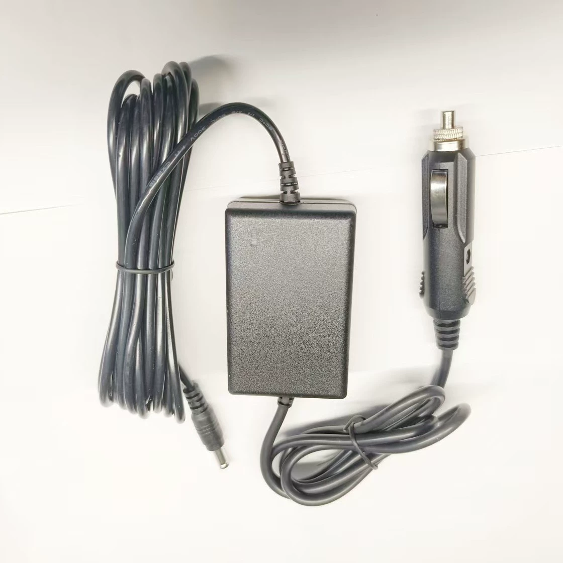 12.6v4A автомобильная литиевая батарея зарядное устройство для полной мощности завод прямых продаж интеллектуальный поворотный свет 12.6v аккумулятор