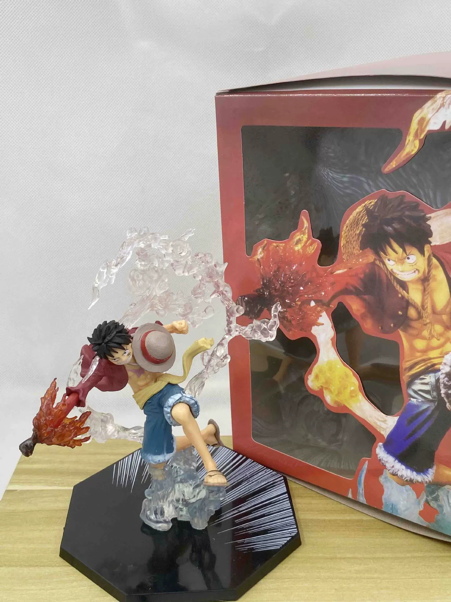 PVC-фигура (One Piece) Огненный кулак Лефи, 18 см, коллекционная коробка цвета