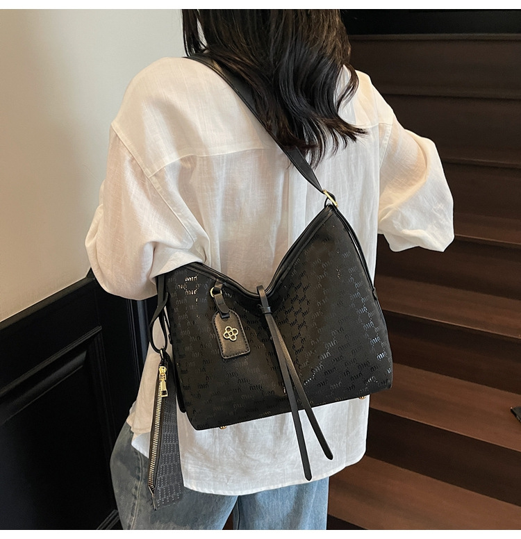 Large-capacity French Tote bag for women 2025 new style, elegant European and American fashionable women's bag, casual shopping and commuting bag undefined