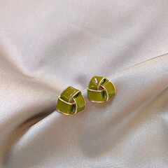 おしゃれで上品な釉薬仕上げの925シルバーピアス、シンプルで個性的なレディース向け、小さくてレトロな軽贅沢イヤリング、幾何学模様