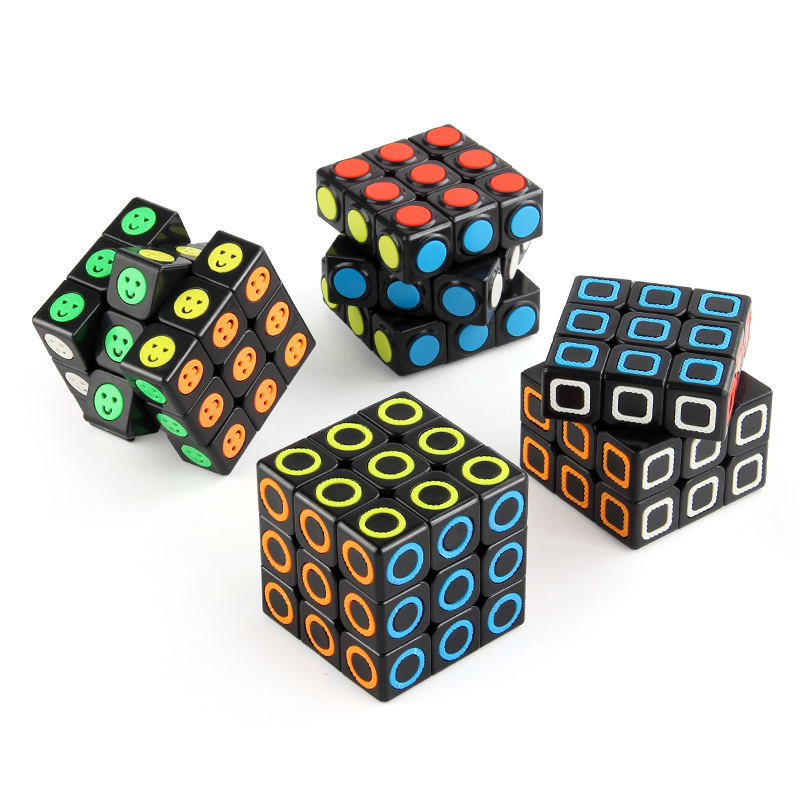 Nueva dimensión de tercer nivel suave giratorio punto mágico cara sonriente círculo cuadrado fondo negro Cubo de Rubik de tercer nivel fábrica al por mayor
