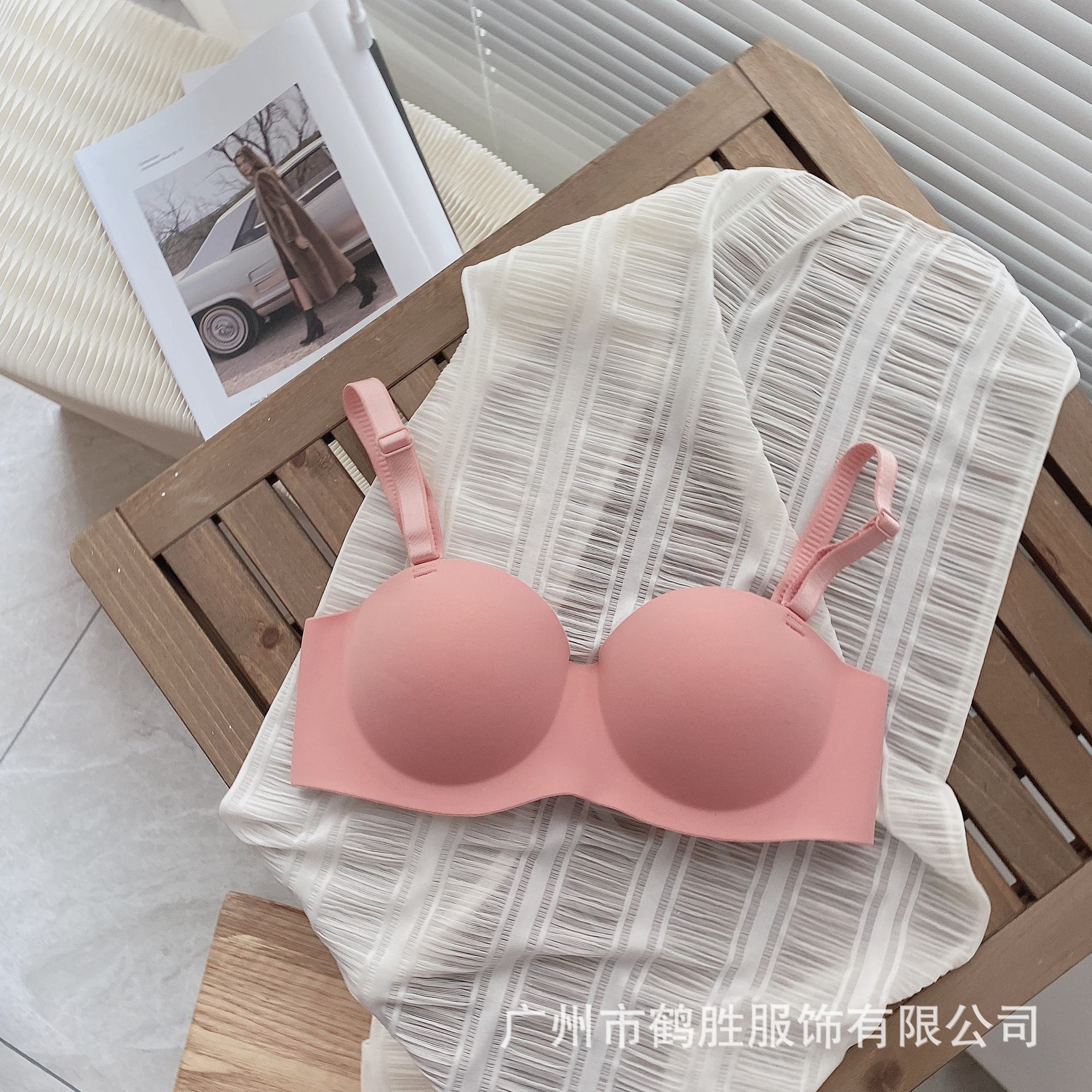 Ropa interior de media taza de Jianmei, una hermosa espalda de color sólido, pecho pequeño, fruncido, antiflacidez, sujetador transfronterizo ajustable sin anillo de acero