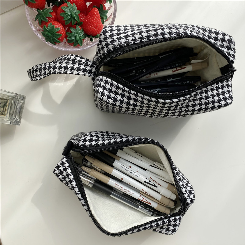19171 Korean-style woolen checkered artistic pen case, ins Japanese-style storage and organization bag, canvas cosmetic bag, stationery bag undefined