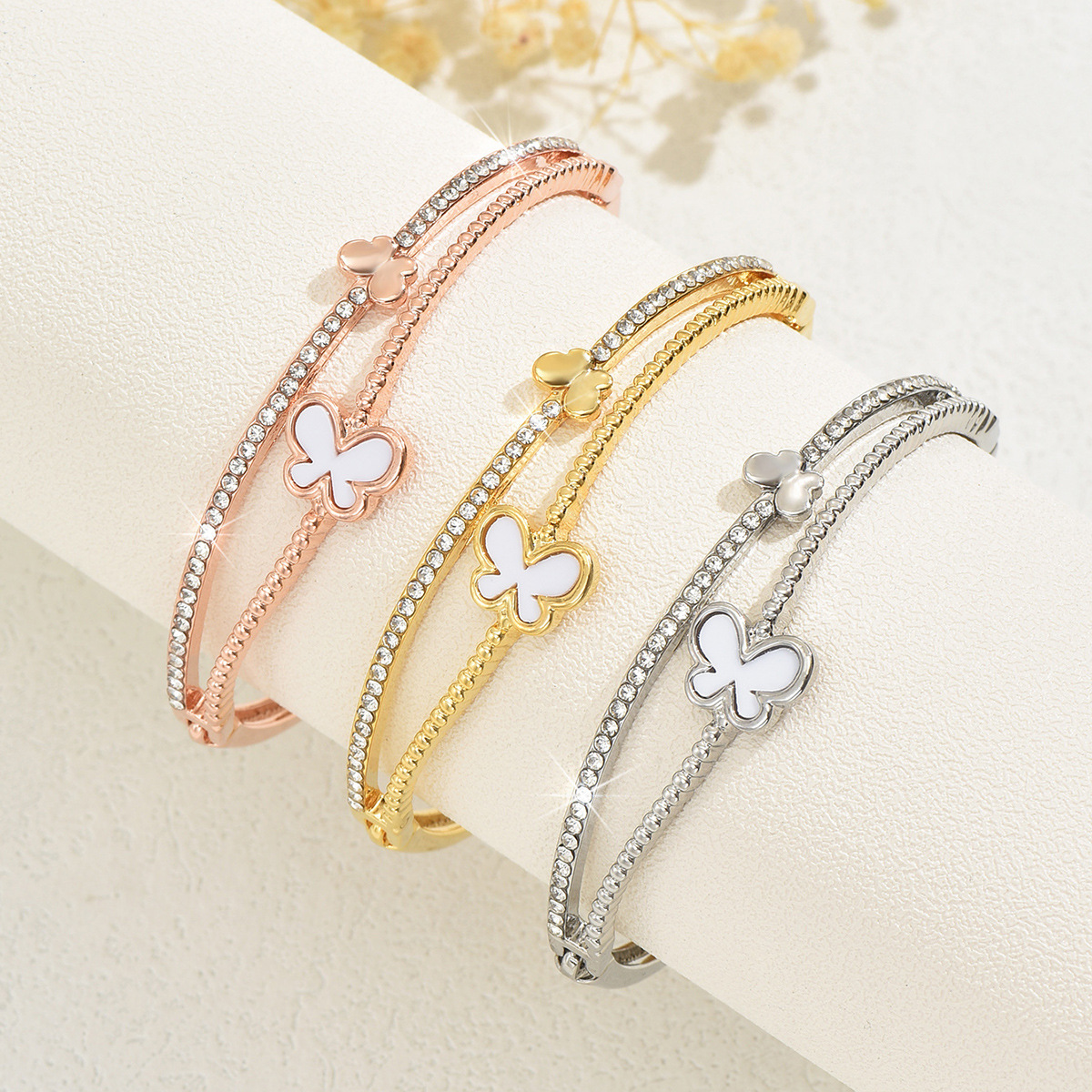 Brazalete de cuatro hojas de doble anillo de diamante de alto nivel coreano brazalete de aleación de moda universal brazalete de lujo ligero