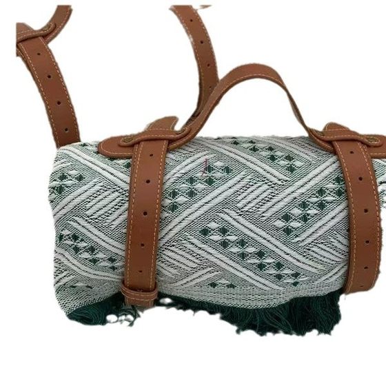 2024 New Style Checkerboard Knitted Thickened Camping Blanket picnic mat Fashion Tassel in stock Leather Handle