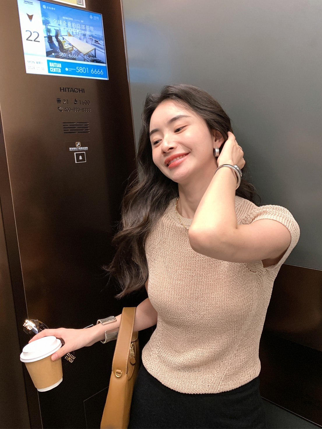 香港米服飾/ 再購入 アップグレード和紙糸 ソフトで香りの良いニットセーター レディース 夏の新作 おしゃれな半袖