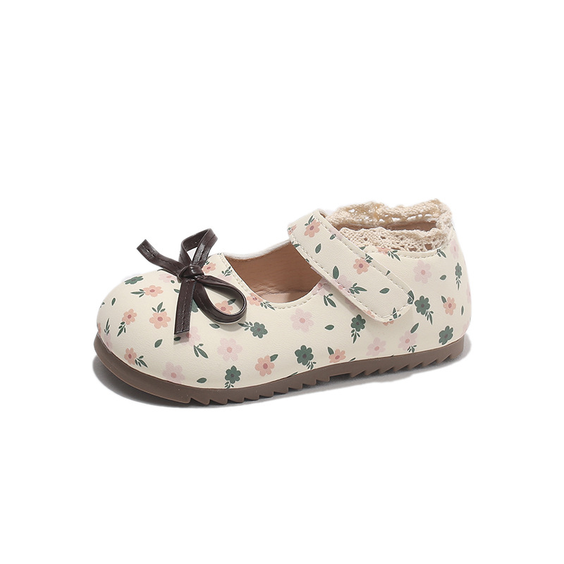 Zapatos de princesa de moda para niñas 2026 verano nuevos niños sandalias huecas zapatos de cuero de flor francesa