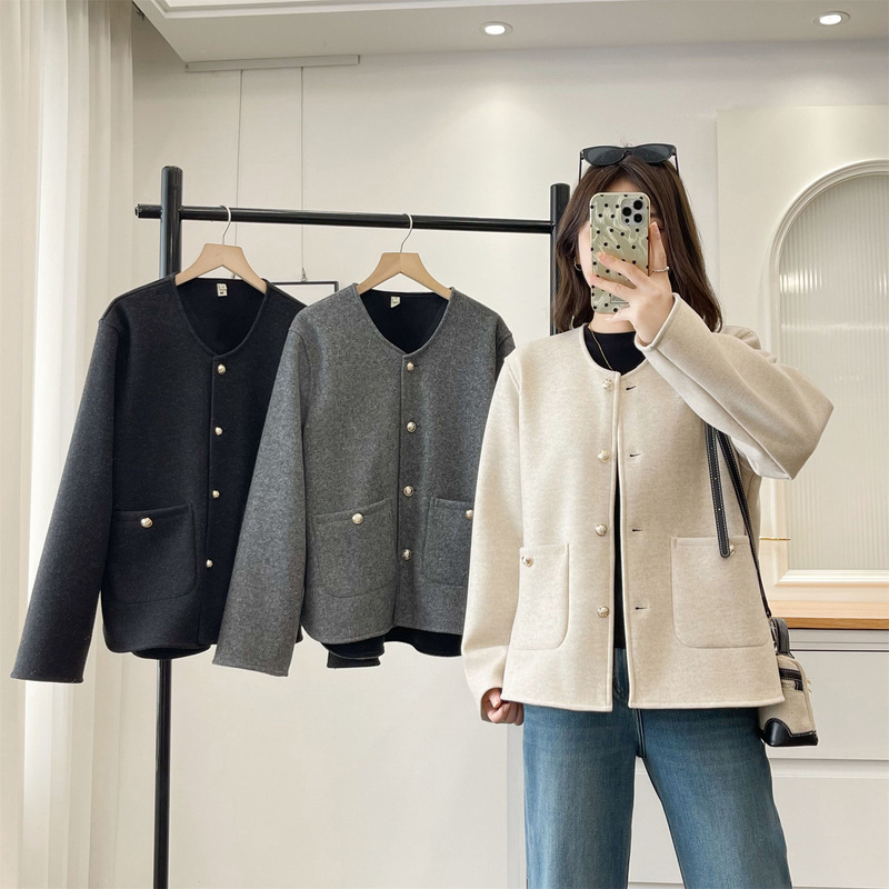 2026 Autumn/Winter Plus Size Women's Long Sleeve Cardigan, Round Neck, Elegant Style, Chic and Fashionable Top for Curvy Women 8359
