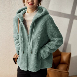 皮草;女式皮衣;羽绒服