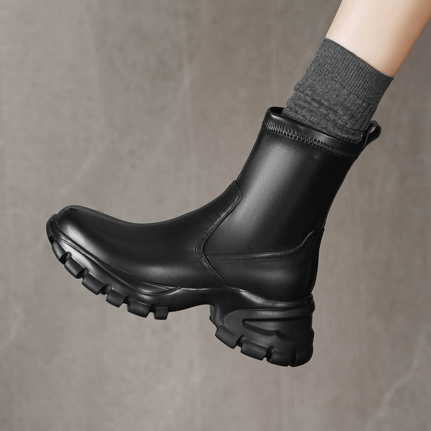 Boot da Chelsea nữ đế dày tăng chiều cao, cổ thun co giãn, dáng ôm chân — Lót nhung đen, Trong danh sách đen