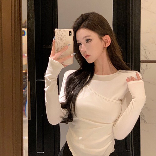 Want to have long sleeves to feel Hong Kong flavor and show slimming hot girl 2026 t-shirt, women's base shirt, design, slim, irregular style, pure spring and summer