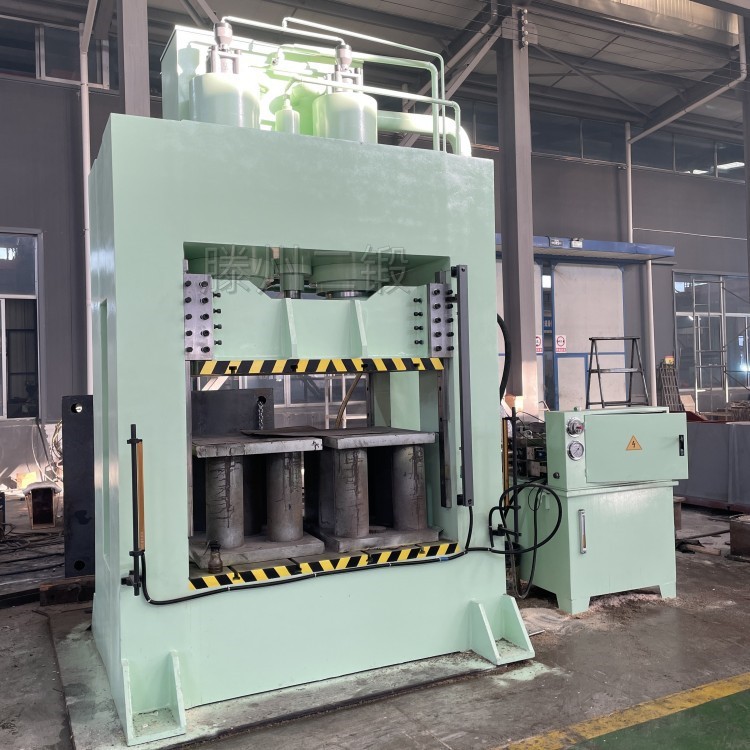 400吨框架式液压机