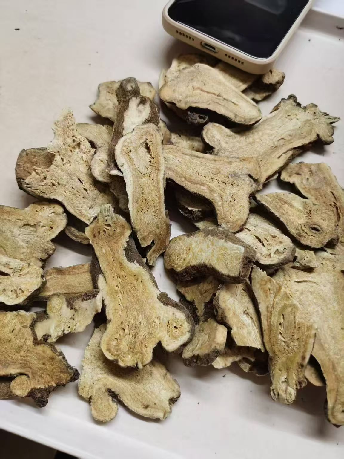 White Atractylodes Rhizome Bai Zhu Sliced Dried Herb 500g for Decoction and Soup key features