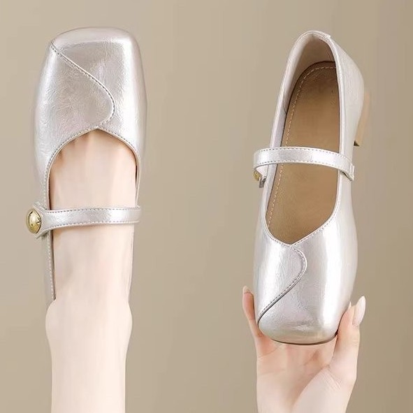 Zapatos franceses hermosos para mujeres verano 2026 nuevos con falda de cuero suave zapatos de cuero suaves zapatos de suela plana para mujeres