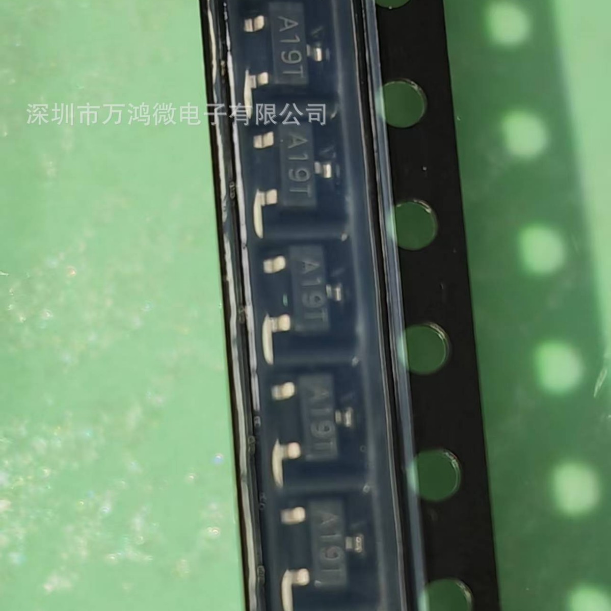 AO3401 3401 SOT-23 丝印A19T   P沟道场效应管MOS -4.2A  -30V