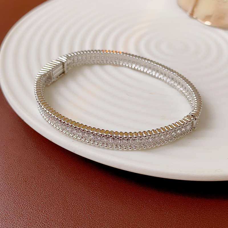 45 pulsera de zircon