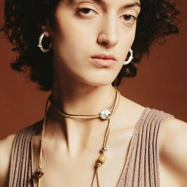 Collar de cuello largo de elefante Diseño original Collar de lujo ligero de alta gama de nicho Cadena de clavícula Collar ajustable Moxu