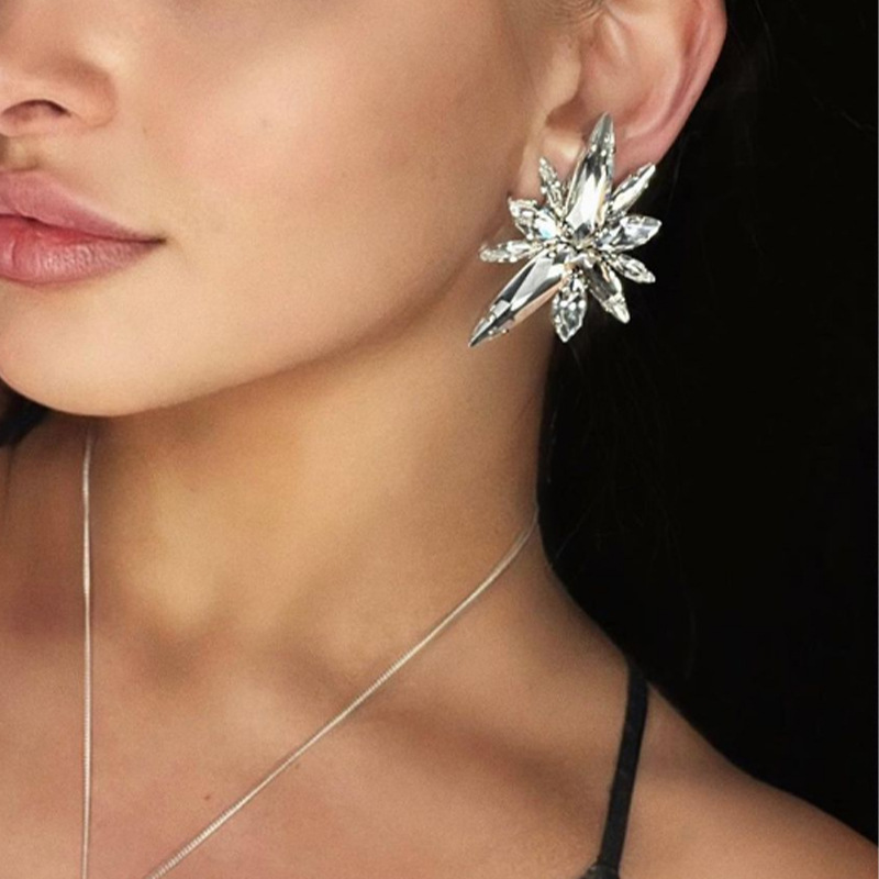 Fashion Geometric Rhinestone Womenu0027S Earrings 1 Pair