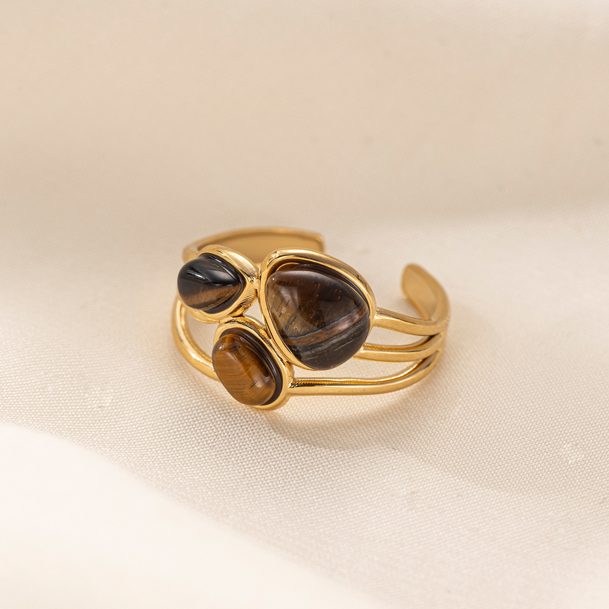 Anillo de acero inoxidable europeo y americano de Tena, sentido de diseño de nicho femenino, anillo de piedra natural con incrustaciones de todo fósforo, joyería explosiva transfronteriza