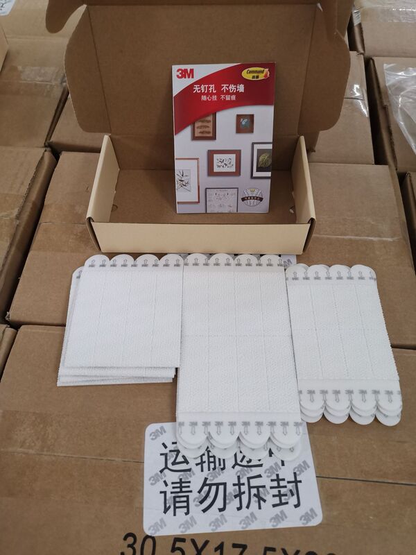 3M mass selling Gorman seamless hook hook magic stick strong punch-free photo frame Photo Wall magic buckle 3m