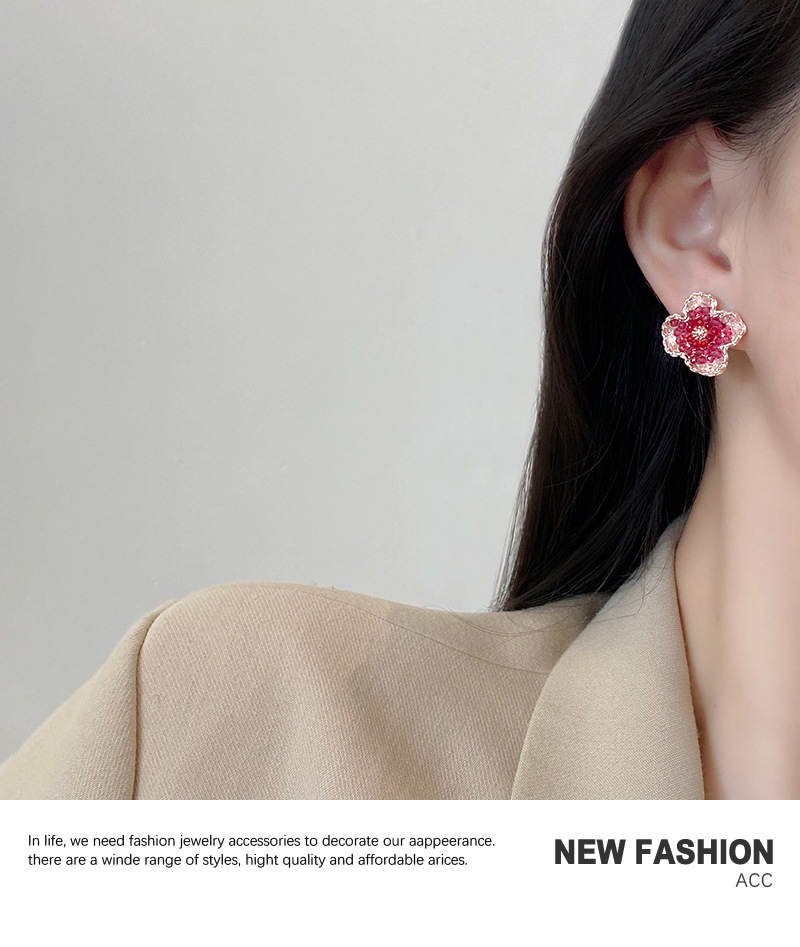 Korean Simple Flower Earrings Female Personality Full Diamond Earrings Wholesale display picture 5