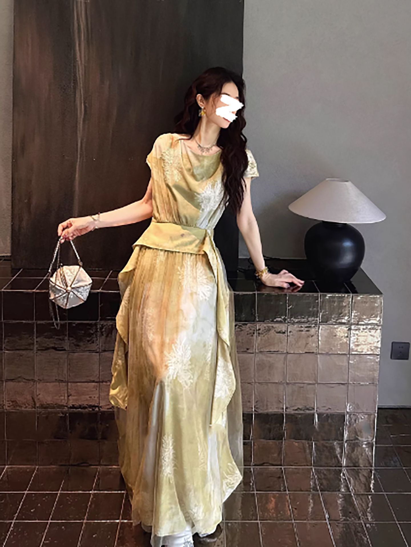 Đầm maxi nữ thắt eo phong cách tân cổ điển, tay ngắn, thêu hoa kết hợp voan nhiều tầng — Bột đào