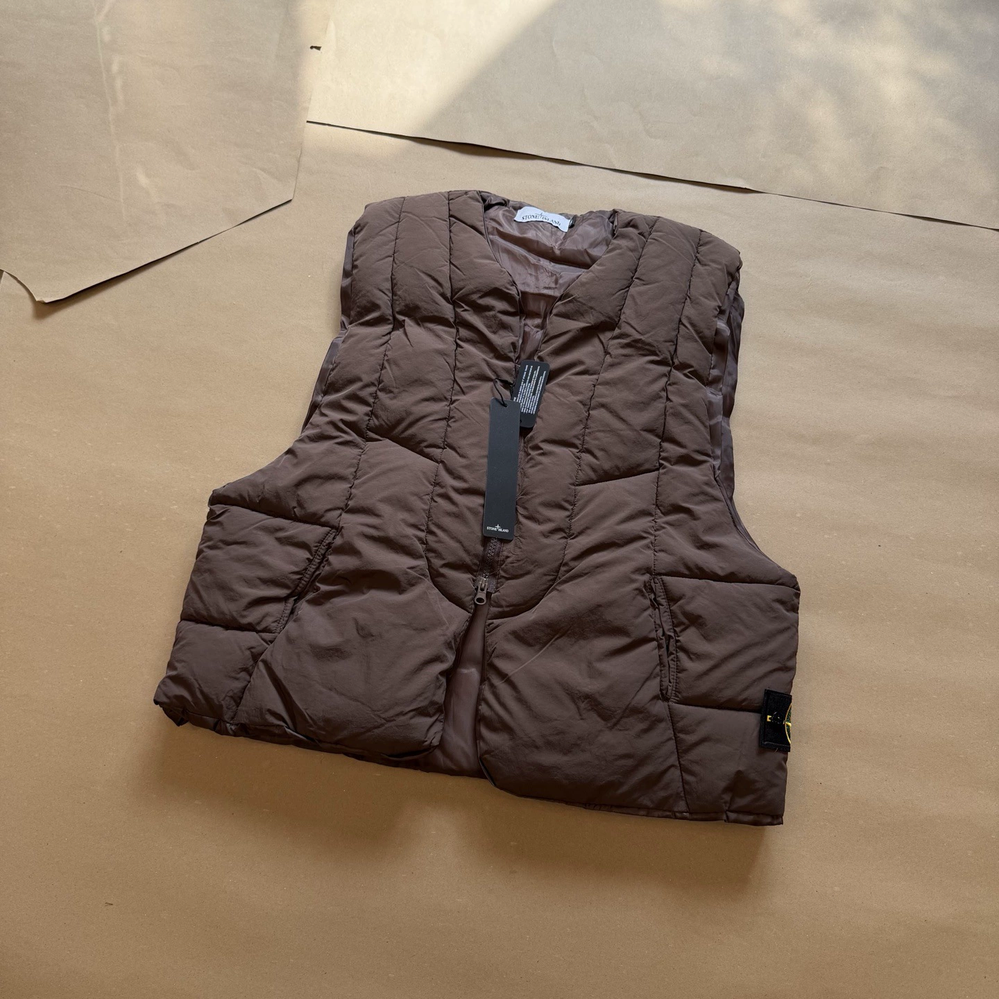 Жилет Stone Island, наполненный хлопком, деконструированный разрезной силуэт, однотонный, размеры M–XXL