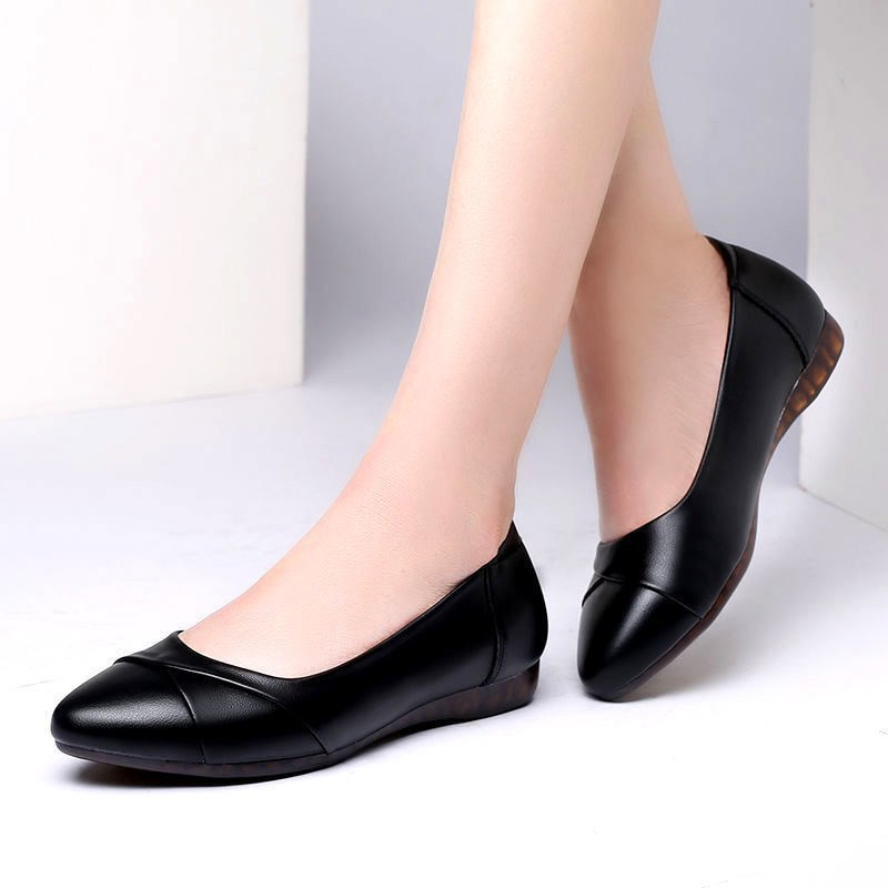 Parte inferior del tendón 2021 zapatos de Madre de primavera y otoño Fondo suave verano cuatro estaciones zapatos individuales cómodos zapatos de cuero planos de corte bajo zapatos de mujer de mediana edad y ancianos