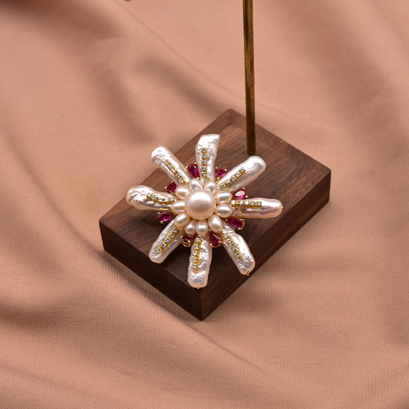 Natural perla broche nicho de alto grado estilo étnico tejido perla broche europeo y americano retro hecho a mano temperamento ramillete