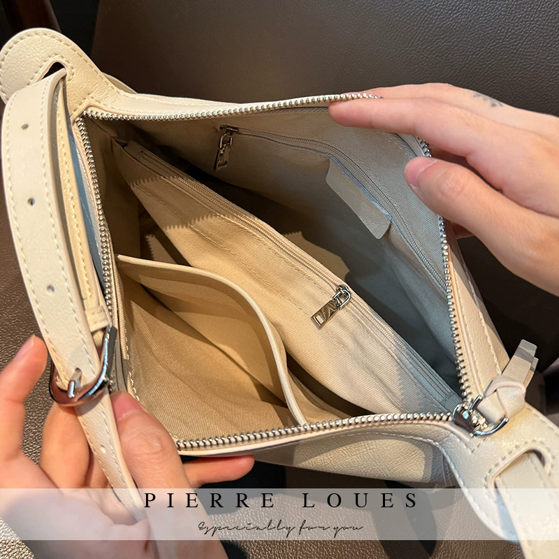 Capacious one-shoulder bag for leisure, universal leather shoulder bag, genuine leather