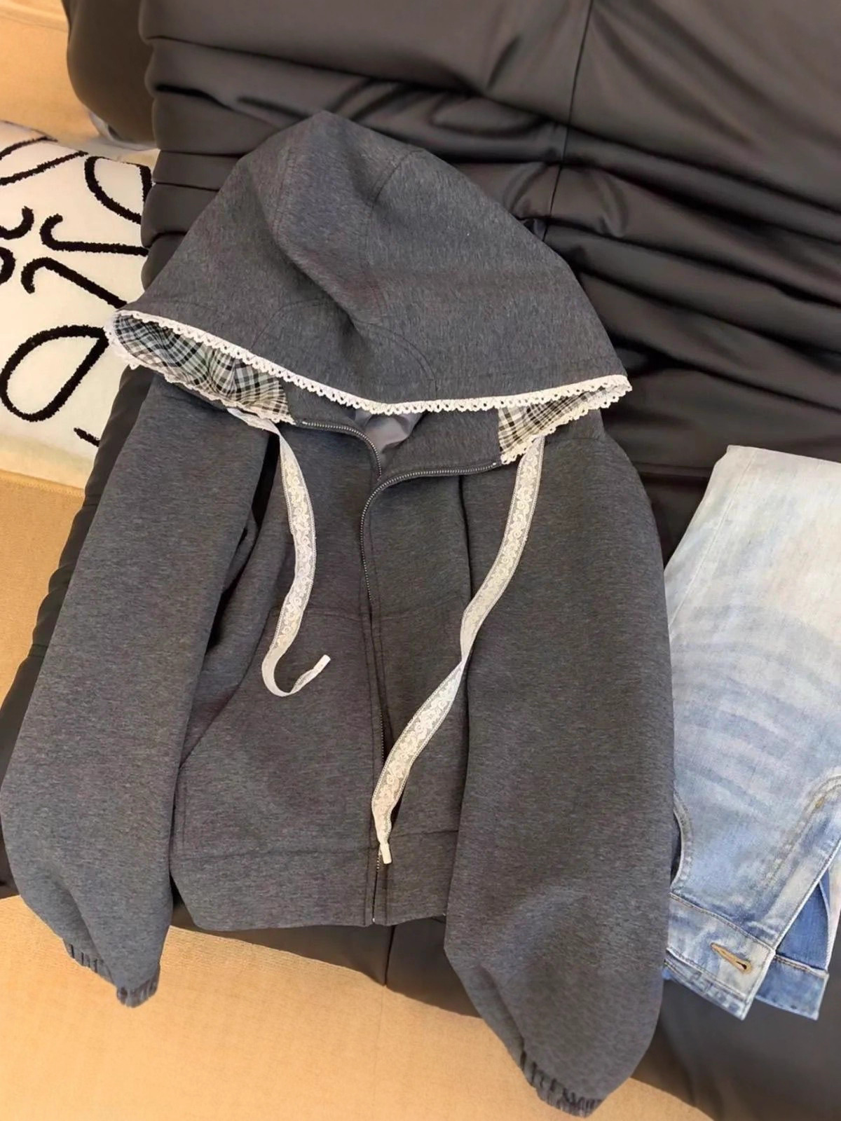 A new 300-pound checkered zipper jacket for spring and autumn women's wear, a casual and versatile hooded sweatshirt