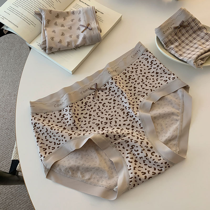 Leopard Print Underwear Women's Traceless Mid-Waist Comfortable Japanese Cute Bag Hip Soft 7A Bacteriostatic Cotton Crotch Girl's Briefs