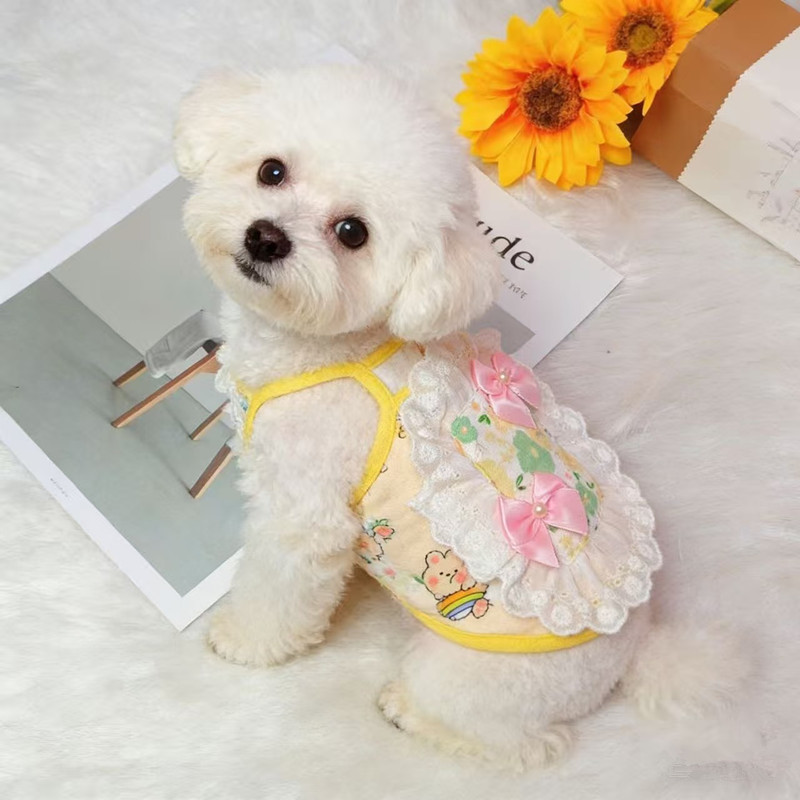 Graziosi vestitini primaverili/estivi per animali domestici con stampa floreale e pizzo elastico, adatti a cani e gatti di piccola taglia, come i maltesi._voghion.com