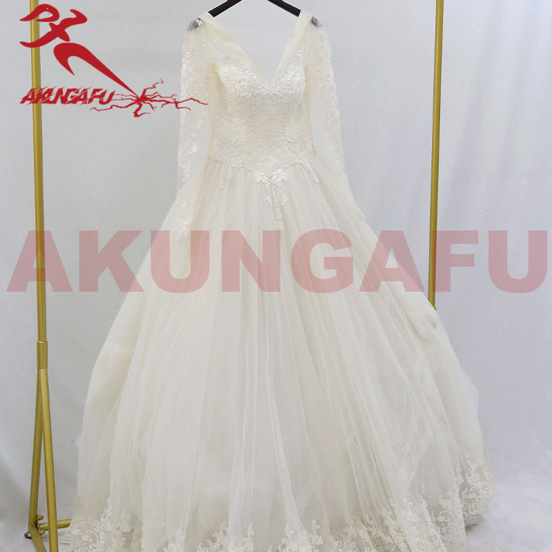Promotion cheap wedding dress used women's old clothes export 100kg used clothing
