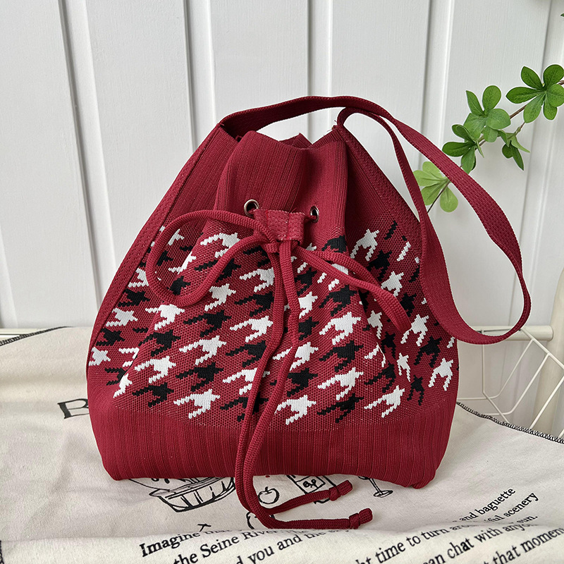 Bolsa de cubo de punto nuevo diseño japonés y coreano simple bolso de hombro de moda femenina versátil bolso portátil de viaje de verano