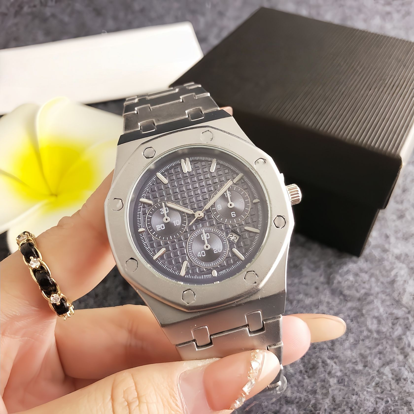 Watches Are Hot Sellers in Foreign Trade on Aliexpress. New Men's Watches with Three Eyes and Six Hands, Quartz Watches, Manufacturers Have Sufficient Supply of Men's Watches