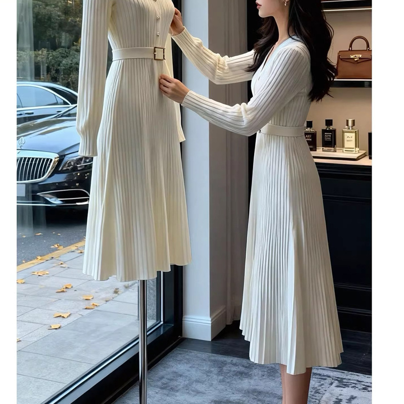 Korean Formal Occasion Commuting Elegant Goddess Fairy White V-Neck Knitted Sweater Dress Base Long Skirt