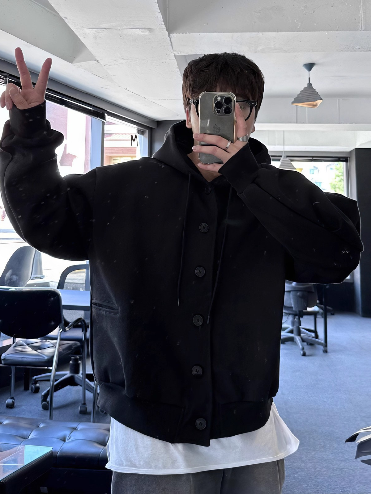 검은색