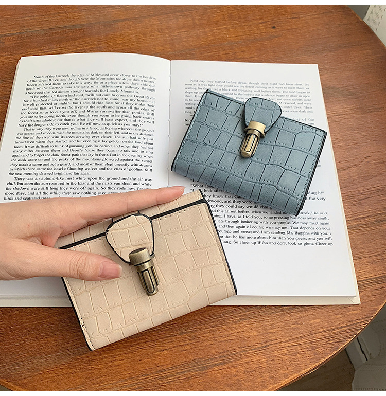 2021 New Korean Version Lock Retro Folding Stone Grain Coin Purse Wholesale display picture 18