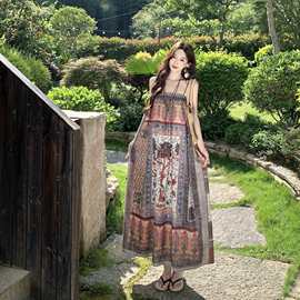 法式复古民族风印花吊带连衣裙女夏云南古城旅游穿搭休闲度假长裙