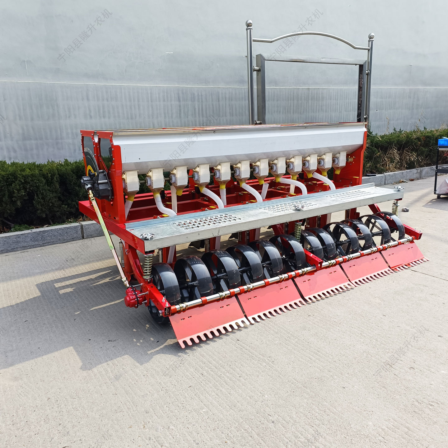 农用小麦旱稻播种机播种施肥一体机高粱玉米大豆种植机四轮免耕机