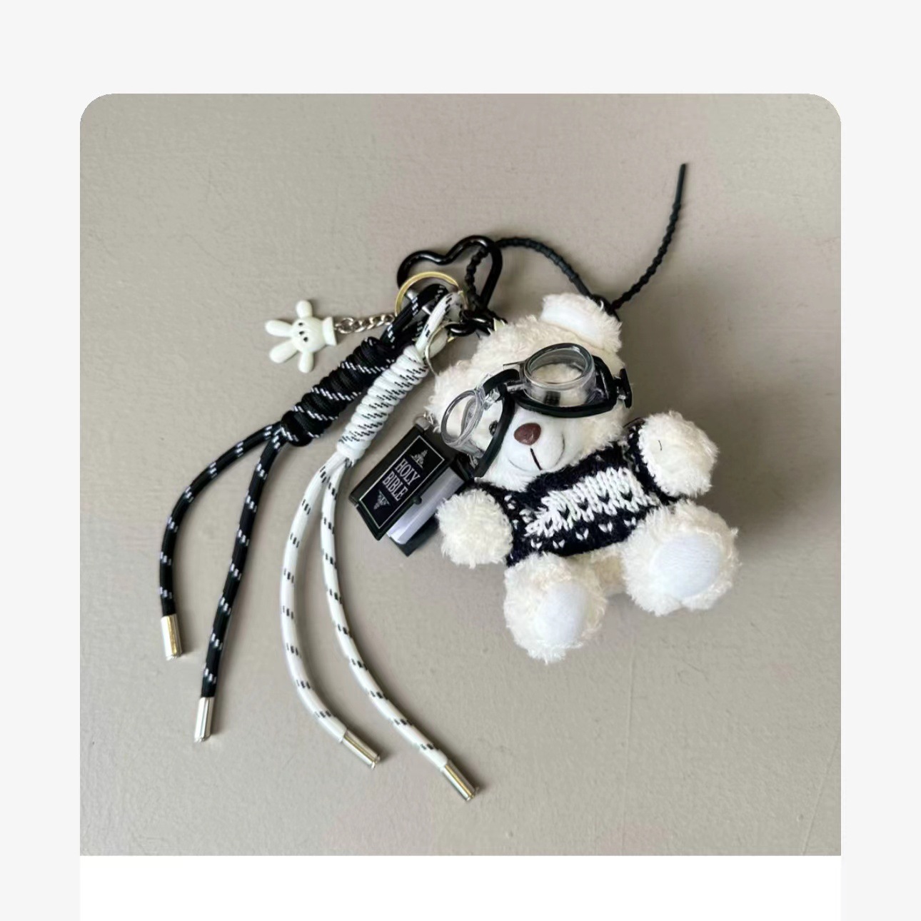 White sweater pilot bear m style pendant