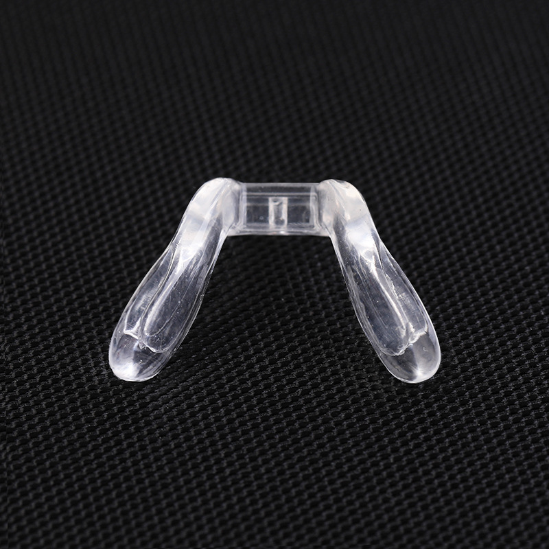 兒童眼鏡連體托葉扭螺絲式馬鞍鼻托硅膠防滑透明批發眼鏡配件