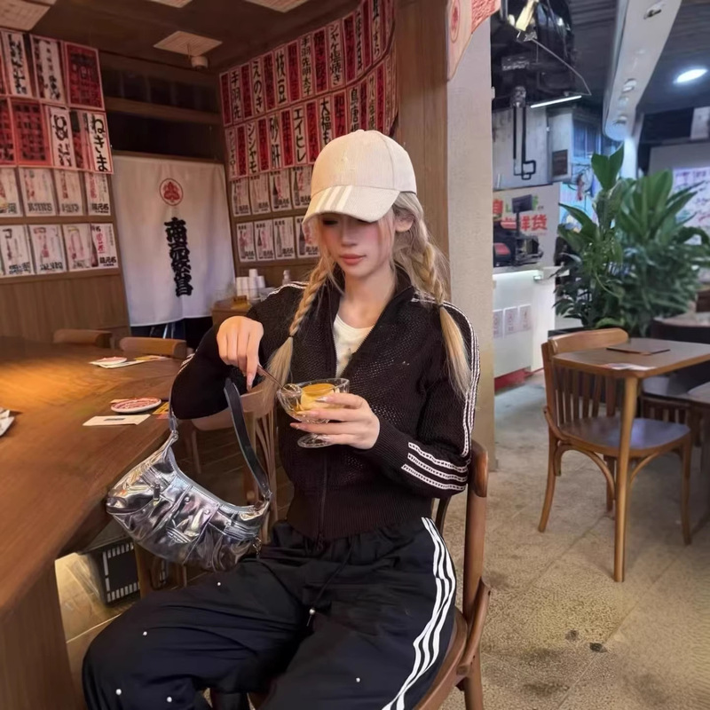 High-Quality 26 Clover Embroidery Double-Zipper Hollow-Out Wool Knit Sports Cardigan, Age-Reducing, Loose Fit, Thin and Versatile
