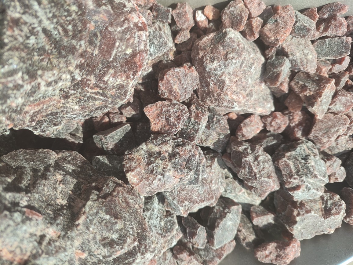 Zi Nao Sha (Sal Ammoniac) — Mineral Salt for Traditional Herbal Use, 500g in use