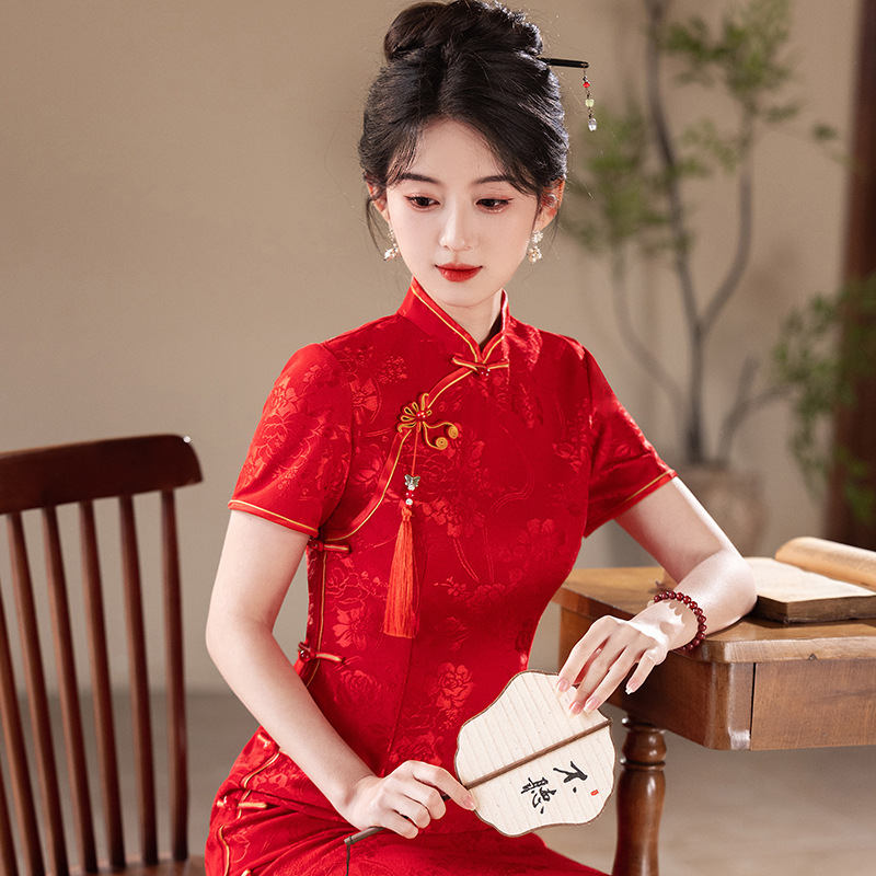 Red Chinese-Style Improved Cheongsam 2026 New Model for Women, Retro Short-Sleeve Stand Collar Slit Dress for Returning Home, Spring and Summer